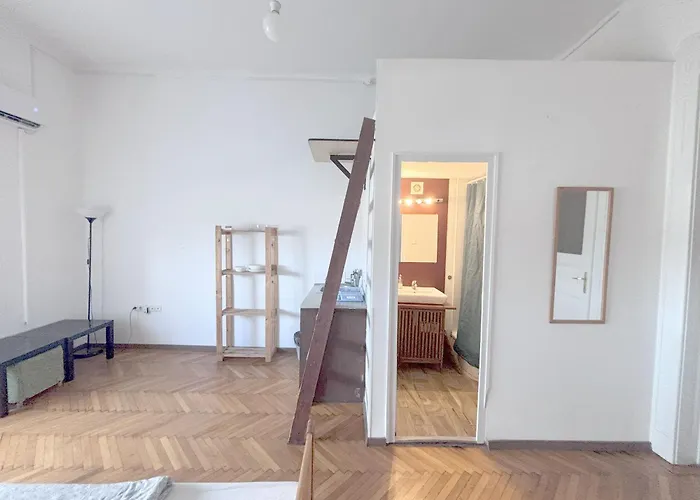 Artist Guest House